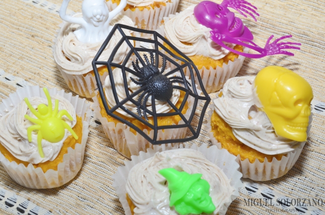 Pumpkin Cupcakes with Maple-Pumpkin Pie Spice Frosting
